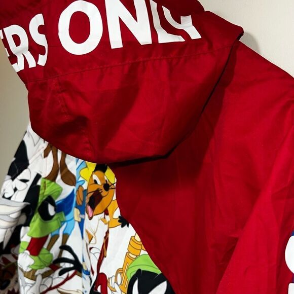 New COLOURBLOCK LOONEY TUNES JACKET IN RED BLUE Men’s M Womens L - Picture 3 of 8
